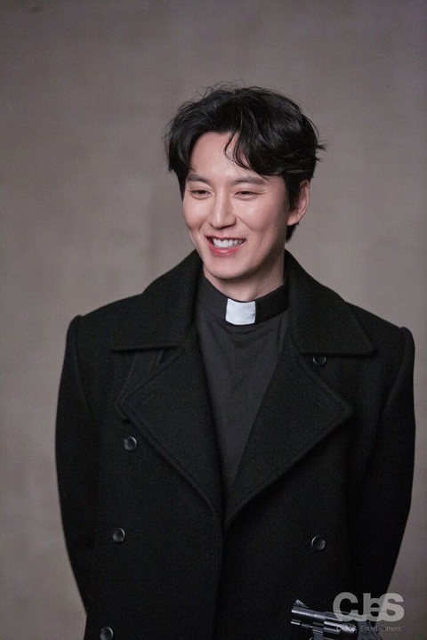 4 'ông chú' màn ảnh Hàn cứ comeback là khiến mọt phim điên đảo - Ảnh 1. Tài tử Kim Nam Gil bước qua tuổi 40 vẫn giữ được sức nóng