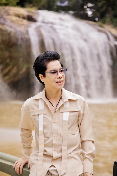 Ngọc Sơn lên ngắm Đà Lạt mộng mơ để... thất tình - Ảnh 3. Ngọc Sơn từng chọn Đà Lạt làm bối cảnh cho nhiều sản phẩm âm nhạc của mình