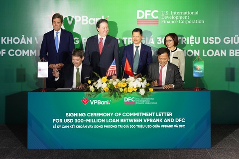 Tập đoàn Tài chính Hoa Kỳ cho VPBank vay 300 triệu USD - Ảnh 1. VPBank và Tập đoàn Tài chính Phát triển quốc tế Hoa Kỳ (DFC) đã ký cam kết khoản vay song phương trị giá 300 triệu USD kỳ hạn 7 năm - Ảnh: VPB