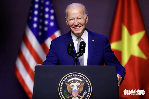 Tổng thống Joe Biden cảm ơn Việt Nam trên mạng xã hội - Ảnh 2. Tổng thống Mỹ Joe Biden tại buổi họp báo tối 10-9 - Ảnh: NGUYỄN KHÁNH