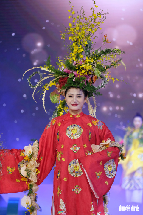 Chiêm ngưỡng những bộ trang phục từ hoa Đà Lạt trên sàn catwalk - Ảnh 13. Ảnh: M.V