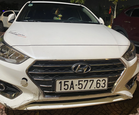 Vi phạm nồng độ cồn vượt mức kịch khung, tài xế bỏ chạy rồi tông trúng CSGT - Ảnh 1. Chiếc xe ô tô của tài xế tại trụ sở công an - Ảnh: Cục Cảnh sát giao thông