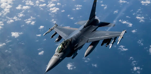 Tin tức thế giới 11-9: Phi công Ukraine có thể sắp lái F-16; Thủ tướng Canada kẹt lại Ấn Độ - Ảnh 1. Tiêm kích F-16 - Ảnh: Không quân Mỹ