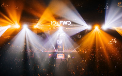 Tân Tổng Giám đốc FWD Việt Nam tri ân khách hàng tại FWD Music Fest 2023 - Ảnh 3. Khán giả "cháy" cùng âm nhạc và hiệu ứng đỉnh cao trên sân khấu 360 độ