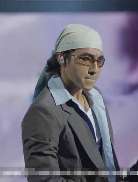 Biết fan nữ 'trốn mẹ đu show' Sơn Tùng M-TP có lời nhắn siêu cute - Ảnh 1. Biết fan nữ 'trốn mẹ đu show' Sơn Tùng M-TP có lời nhắn siêu cute - Ảnh 1.