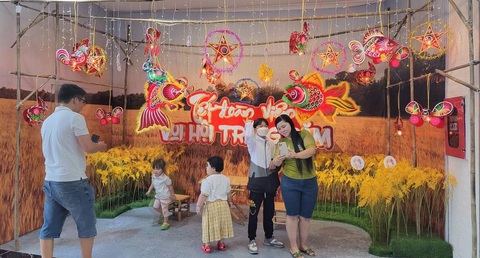 Trải nghiệm không gian Tết Trung thu xưa tại Sense City Trải nghiệm không gian Tết Trung thu xưa tại Sense City