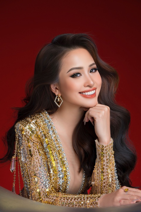 Vân Hugo khẳng định không mê hào quang showbiz khi tham gia Chị đẹp đạp gió rẽ sóng 2023 - Ảnh 3. “Phụ nữ càng lớn tuổi càng gặp khó khăn khi hoạt động nghệ thuật", Vân Hugo chia sẻ