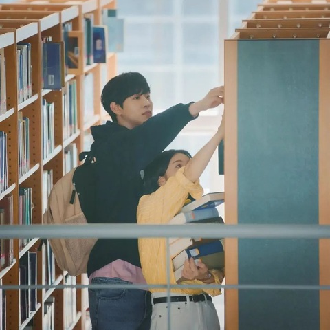 Tạo hình Ahn Hyo Seop trong 'Muốn gặp anh' bản Hàn khiến fan khóc thét - Ảnh 3. Mỹ nam màn ảnh và Jeon Yeo Bin trong một khung hình lãng mạn