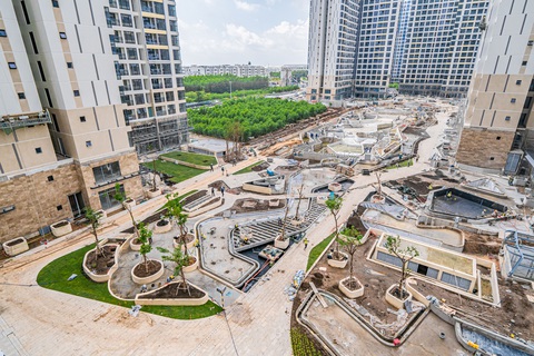 Mua căn hộ khách hàng được 'tặng tiền' và giãn thời gian trả lãi - Ảnh 2. Dự án Masteri Centre Point đã hoàn thiện bên ngoài và đang chăm chút tỉ mỉ không gian xanh trong tiện ích nội khu, diện tích rộng hàng đầu Grand Park