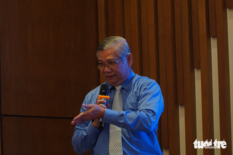 Nông dân hỏi chuyện ‘đầu ra’ với chuyên gia nông nghiệp- Ảnh 3. PGS - TS. Lưu Thanh Đức Hải nói về việc cần thiết xây dựng thương hiệu nông sản Việt - Ảnh: CHÍ HẠNH