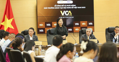 Lần đầu tiên Việt Nam trao giải thưởng cho nội dung số - Ảnh 1. Chủ tịch hội đồng chung khảo giải thưởng Sáng tạo nội dung số Việt Nam - VCA 2023, bà Ngô Phương Lan, cho rằng các sản phẩm nội dung số chiếm vị trí ngày càng quan trọng trong nền kinh tế số, góp phần tạo nên sức mạnh mềm cho mỗi quốc gia - Ảnh: T.HÀ
