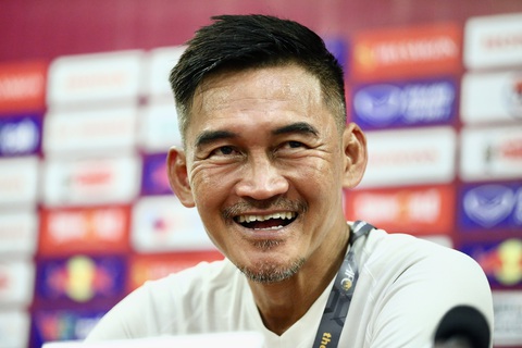HLV Mohamad Nazri của U23 Singapore - Ảnh: HOÀNG TÙNG HLV Mohamad Nazri của U23 Singapore - Ảnh: HOÀNG TÙNG