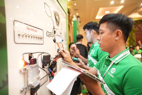 ‘Lò luyện’ thợ máy xuất sắc của Castrol: Thúc đẩy năng lực, tiếp lửa đam mê - Ảnh 1. Thợ máy xuất sắc tiếp lửa đam mê với nghề cho cộng đồng thợ máy khắp mọi miền đất nước