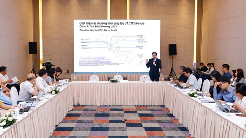 GS.TS. Nguyễn Vũ Quốc Huy - phó chủ tịch Hội Phụ Sản Việt Nam, Hiệu trưởng Trường Đại học Y - Dược, Đại học Huế - trình bày về các chương trình sàng lọc UTCTC bằng HPV đầu tay đơn lẻ tại APAC GS.TS. Nguyễn Vũ Quốc Huy - phó chủ tịch Hội Phụ sản Việt Nam, hiệu trưởng Trường Đại học Y - Dược, Đại học Huế - trình bày về các chương trình sàng lọc UTCTC bằng HPV đầu tay đơn lẻ tại APAC