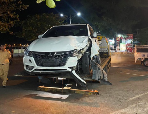 Một phó trưởng Cơ quan điều tra hình sự quân đội gây tai nạn - Ảnh 3. Cơ quan chức năng tạm giữ chiếc xe sau vụ tai nạn - Ảnh: Công an Đồ Sơn