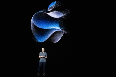 Giám đốc điều hành Apple Tim Cook tại sự kiện ra mắt iPhone 15 - Ảnh: AFP Giám đốc điều hành Apple Tim Cook tại sự kiện ra mắt iPhone 15 - Ảnh: AFP
