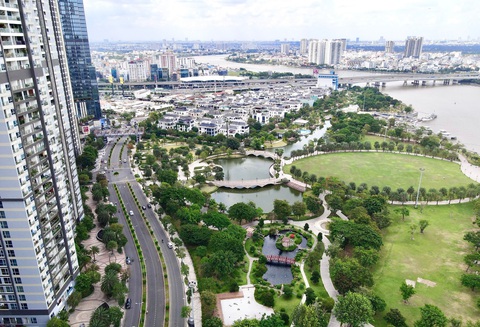 Vinhomes để nghị bàn giao đường ven sông Sài Gòn cho TP.HCM - Ảnh 1. Tuyến đường ven sông Sài Gòn đi qua khu dân cư Vinhomes - Ảnh: LÊ PHAN