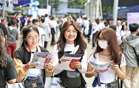 Thí sinh dự ngày hội tư vấn xét tuyển do báo Tuổi Trẻ tổ chức - Ảnh: PHƯƠNG QUYÊN Thí sinh dự ngày hội tư vấn xét tuyển do báo Tuổi Trẻ tổ chức - Ảnh: PHƯƠNG QUYÊN
