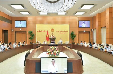 Ủy ban Thường vụ Quốc hội đề nghị kiểm toán thị trường bảo hiểm nhân thọ, chung cư mini - Ảnh 1. Quang cảnh phiên họp thứ 26 của Ủy ban Thường vụ Quốc hội - Ảnh: GIA HÂN