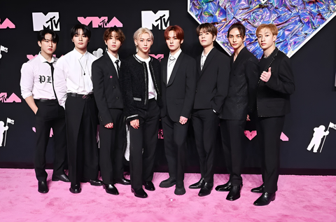 Taylor Swift đại thắng, BlackPink nhận giải 'Nhóm nhạc của năm' tại MTV VMAs 2023 - Ảnh 3. Tám thành viên Stray Kids thuộc JYP Entertainment nhận giải K-pop xuất sắc nhất - Ảnh: Billboard