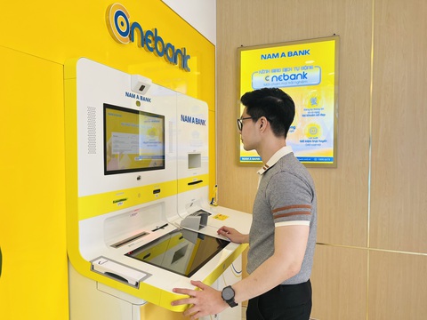 Nam A Bank - nhiều bước tiến quan trọng cho sóng chuyển sàn HOSE - Ảnh 2. ONEBANK - một trong những điểm sáng trong hành trình chuyển đổi số của Nam A Bank - Ảnh: NAB