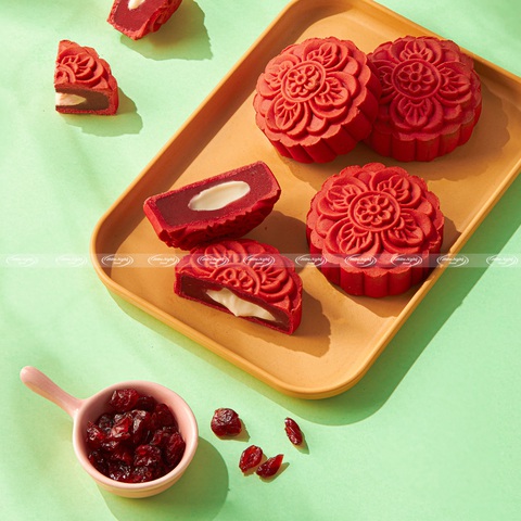 Bánh Trung thu nhân Lava chảy chinh phục giới trẻ - Ảnh 1. Bánh Trung thu Lava vị sữa chua cranberry mới lạ của Hữu Nghị Food
