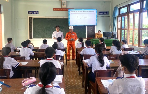 PC Phú Yên tiết kiệm 2% điện năng tiêu thụ hàng năm giai đoạn 2023-2025 - Ảnh 1. PC Phú Yên tiết kiệm 2% điện năng tiêu thụ hàng năm giai đoạn 2023-2025 - Ảnh 1.