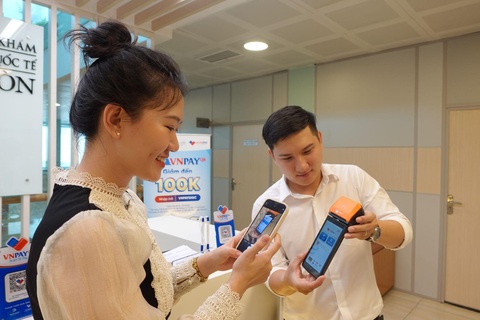 VNPAY hợp tác với hai bệnh viện lớn tại Sài Gòn kết nối thanh toán số - Ảnh 2. VNPAY hợp tác với hai bệnh viện lớn tại Sài Gòn kết nối thanh toán số - Ảnh 2.