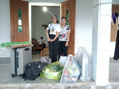 Hành lý xuống thủ đô nhập học của hai mẹ con tân sinh viên Lê Nguyễn Hải Nguyên - Ảnh: NVCC Hành lý xuống thủ đô nhập học của hai mẹ con tân sinh viên Lê Thị Hải Nguyên - Ảnh: NVCC