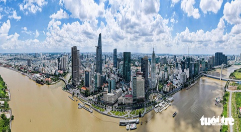 Đường ven sông qua Saigon Pearl: Kiến nghị xử lý bức tường, nới đường 35m - Ảnh 3. Việc nối liền con đường ven sông tuyệt đẹp giữa trung tâm TP, theo các chuyên gia là tốt về cả mặt cảnh quan và giao thông, cũng là cách