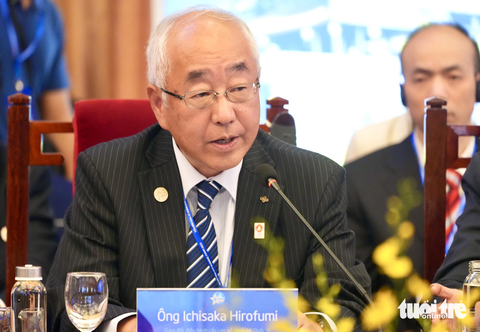 CEO quốc tế hiến kế gì cho TP.HCM phát triển kinh tế xanh? - Ảnh 2. Ông Ichisaka Hirofumi - giám đốc điều hành cấp cao về quan hệ quốc tế tỉnh Osaka (Nhật Bản)