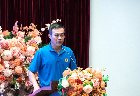 Đội Công đoàn Thông tin và Truyền thông quyết giành vé vào vòng chung kết Giải bóng đá công nhân - Ảnh 4. Ông Trần Vũ Hà - phó chủ tịch Công đoàn Thông tin và Truyền thông Việt Nam, trưởng đoàn bóng đá - phát biểu tại lễ xuất quân - Ảnh: BTC