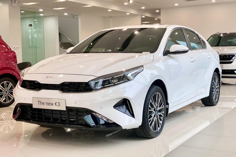 Tin tức giá xe: Nhiều xe Kia ở Việt Nam đồng loạt giảm giá - Ảnh 5. Với mức giảm cao nhất là 34 triệu đồng, Kia K3 vẫn là một trong những mẫu sedan hạng C có giá thấp bậc nhất phân khúc - Ảnh: Đại lý Kia/Facebook