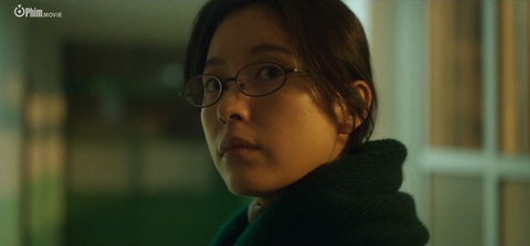 Choáng với diễn xuất đỉnh cao của Han Hyo Joo trong 'Moving' - Ảnh 3. Diễn xuất bằng ánh mắt của Han Hyo Joo khiến người xem "sởn da gà" vì sự linh hoạt khó lường