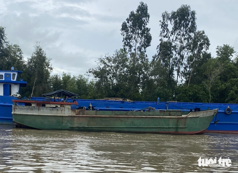 Bắt hai thanh niên trộm sà lan trị giá hơn 1,2 tỉ đồng - Ảnh 3. Chiếc sà lan mà Lợi và Trung đã trộm - Ảnh: H.T.