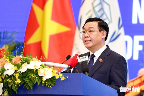 Chủ tịch Quốc hội Vương Đình Huệ phát biểu khai mạc Hội nghị nghị sĩ trẻ toàn cầu lần thứ 9 - Ảnh: NAM TRẦN Chủ tịch Quốc hội Vương Đình Huệ phát biểu khai mạc Hội nghị nghị sĩ trẻ toàn cầu lần thứ 9 - Ảnh: NAM TRẦN