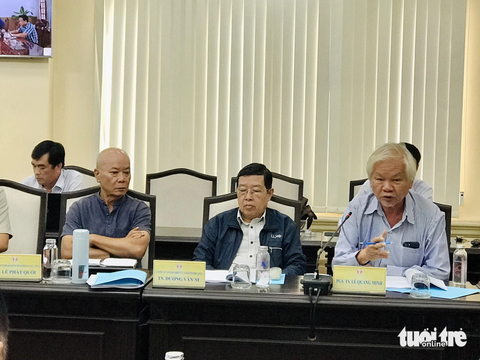 Phục hồi sinh thái Vườn quốc gia Tràm Chim cần truyền thông, báo chí thông tin đầy đủ - Ảnh 1. Từ phải qua: PGS.TS Lê Quang Minh, TS Dương Văn Ni và TS Lê Phát Quới tại hội nghị lấy ý kiến chuyên gia xây dựng kế hoạch bảo tồn hệ sinh thái Vườn quốc gia Tràm Chim - Ảnh: ĐẶNG TUYẾT