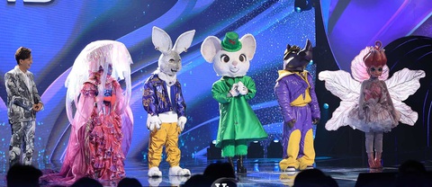Năm mascot trình diễn trong tập 5 Ca sĩ mặt nạ - Ảnh: BTC Năm mascot trình diễn trong tập 5 Ca sĩ mặt nạ - Ảnh: BTC