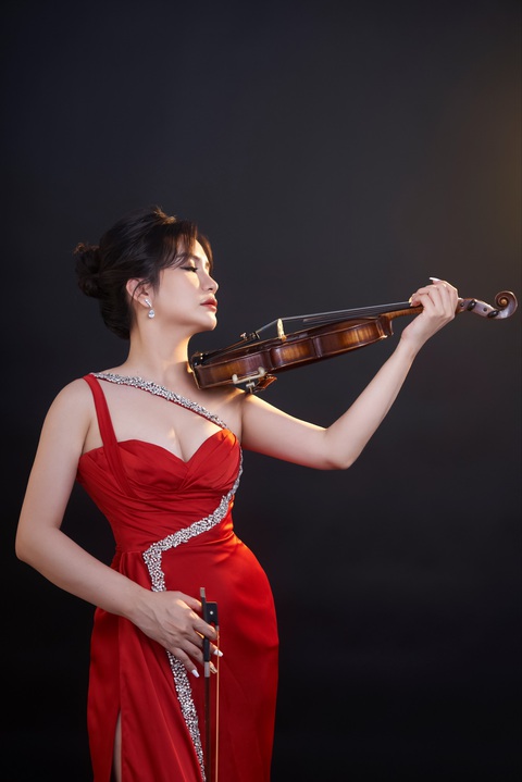 Nhạc sĩ Trần Tiến: “Vĩ cầm ca” Hiền Lê gây chú ý với làng nhạc Việt bằng album Em vẫn như ngày xưa