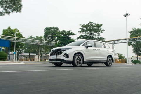 Hyundai Custin ra mắt Việt Nam: Giá từ dưới 1 tỉ khiến Kia Carnival phải dè chừng - Ảnh 14. Hyundai Custin ra mắt Việt Nam: Giá từ dưới 1 tỉ khiến Kia Carnival phải dè chừng - Ảnh 14.