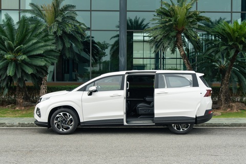 Hyundai Custin ra mắt Việt Nam: Giá từ dưới 1 tỉ khiến Kia Carnival phải dè chừng - Ảnh 15. Hyundai Custin ra mắt Việt Nam: Giá từ dưới 1 tỉ khiến Kia Carnival phải dè chừng - Ảnh 15.