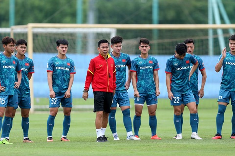 HLV Hoàng Anh Tuấn từng dẫn dắt Olympic Việt Nam tại Asiad 19 với đội hình quy tụ nhiều cầu thủ xuất sắc nhất lứa U23 hiện tại - Ảnh: HOÀNG TÙNG HLV Hoàng Anh Tuấn cho gọi tập trung đội hình U23 Việt Nam với nhiều cầu thủ xuất sắc nhất lứa tuổi - Ảnh: HOÀNG TÙNG