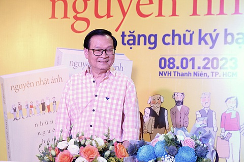 Sách giả, sách lậu là "quốc nạn" - Ảnh 1. Nhà văn Nguyễn Nhật Ánh chỉ thích nói về văn chương, nhưng lần này ông lên tiếng mạnh mẽ về sách giả, sách lậu - Ảnh: NXB Trẻ