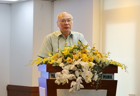Trưởng ban Tuyên giáo Thành ủy TP.HCM: 'Tôi luôn tự hào về làng báo chí thành phố' - Ảnh 1. Ông Phan Nguyễn Như Khuê - trưởng Ban Tuyên giáo Thành ủy - phát biểu chúc mừng các tác phẩm báo chí được khen thưởng - Ảnh: HUYỀN MAI