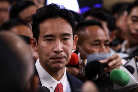 Thái Lan: Ông Pita Limjaroenrat từ chức lãnh đạo Đảng Tiến bước - Ảnh 1. Ông Pita Limjaroenrat - Ảnh: BLOOMBERG