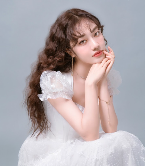 Nguyễn Hồng Thuận mang 'Thanh xuân trở lại' với dự án mới. - Ảnh 3. Hoàng Duyên tạo làn gió mới khi hát hit Đông Nhi trong dự án của Nguyễn Hồng Thuận