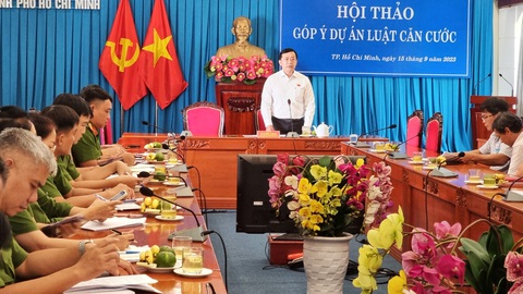 Đề xuất không in thông tin cư trú lên thẻ căn cước công dân - Ảnh 1. Góp ý không in thông tin cư trú trên thẻ căn cước công dân là một trong những ý kiến đáng lưu ý tại Hội thảo góp ý dự án Luật Căn cước - Ảnh: ÁI NHÂN