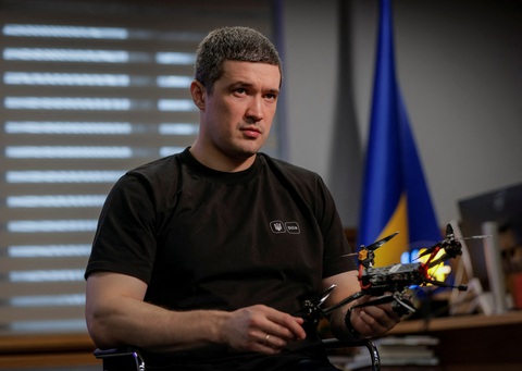 Phó thủ tướng Ukraine: 'Sẽ có thêm drone Ukraine và ít tàu Nga hơn" - Ảnh 1. Phó thủ tướng kiêm Bộ trưởng Chuyển đổi số Ukraine, ông Mykhailo Fedorov, trong cuộc phỏng vấn ngày 16-9 với Reuters - Ảnh: REUTERS