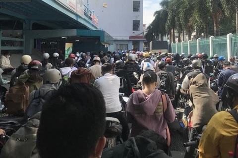 'Kiếp nạn' gửi xe ở trường đại học của sinh viên - Ảnh 2. Đến trước nhà xe... Ảnh: S.T.