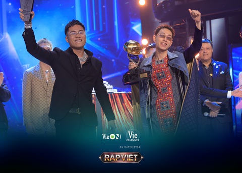 Dân tình đổ xô săn vé concert Rap Việt để được ăn tối cùng Double2T và 24k.Right - Ảnh 1. Quán quân Double2T và á quân 24k.Right